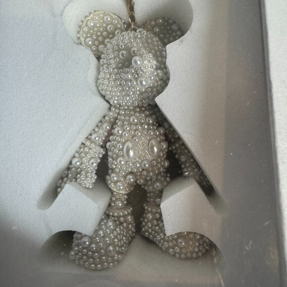 BAUBLEBAR Disney Mickey Mouse Stimulated Pearl Bag Charm NWT - Picture 9 of 10